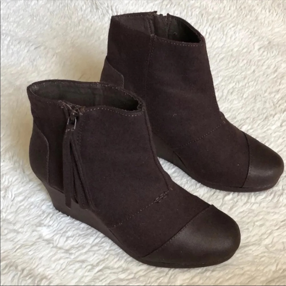 TOMS WEDGE BOOTS